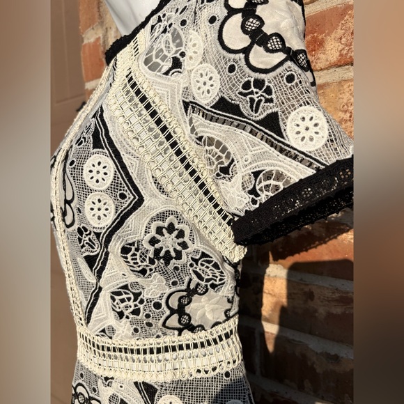 Alexis Emiliana Fit & Flare Mini Dress Black and White Diamond Lace size Medium - Picture 9 of 13